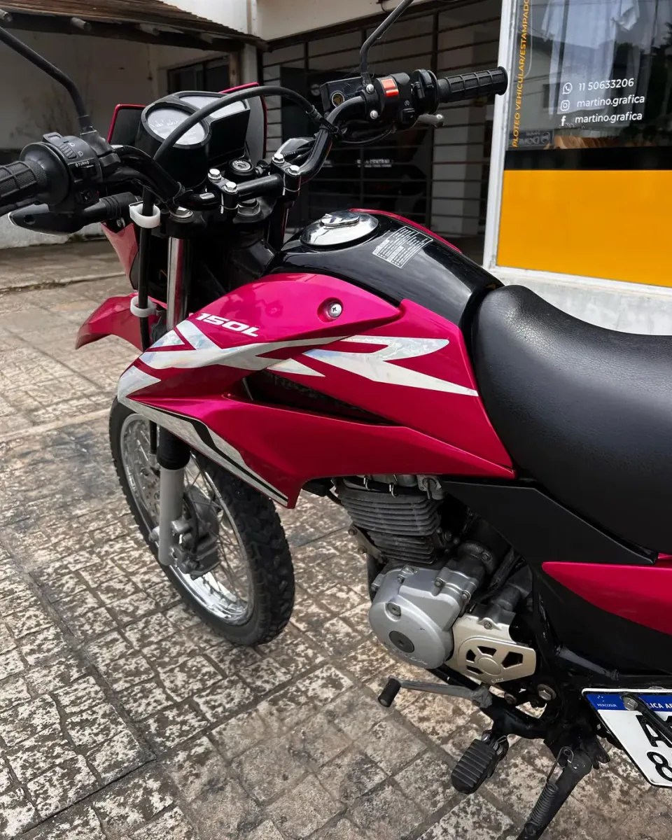 Honda XR: cambio de color y calcos — foto 2
