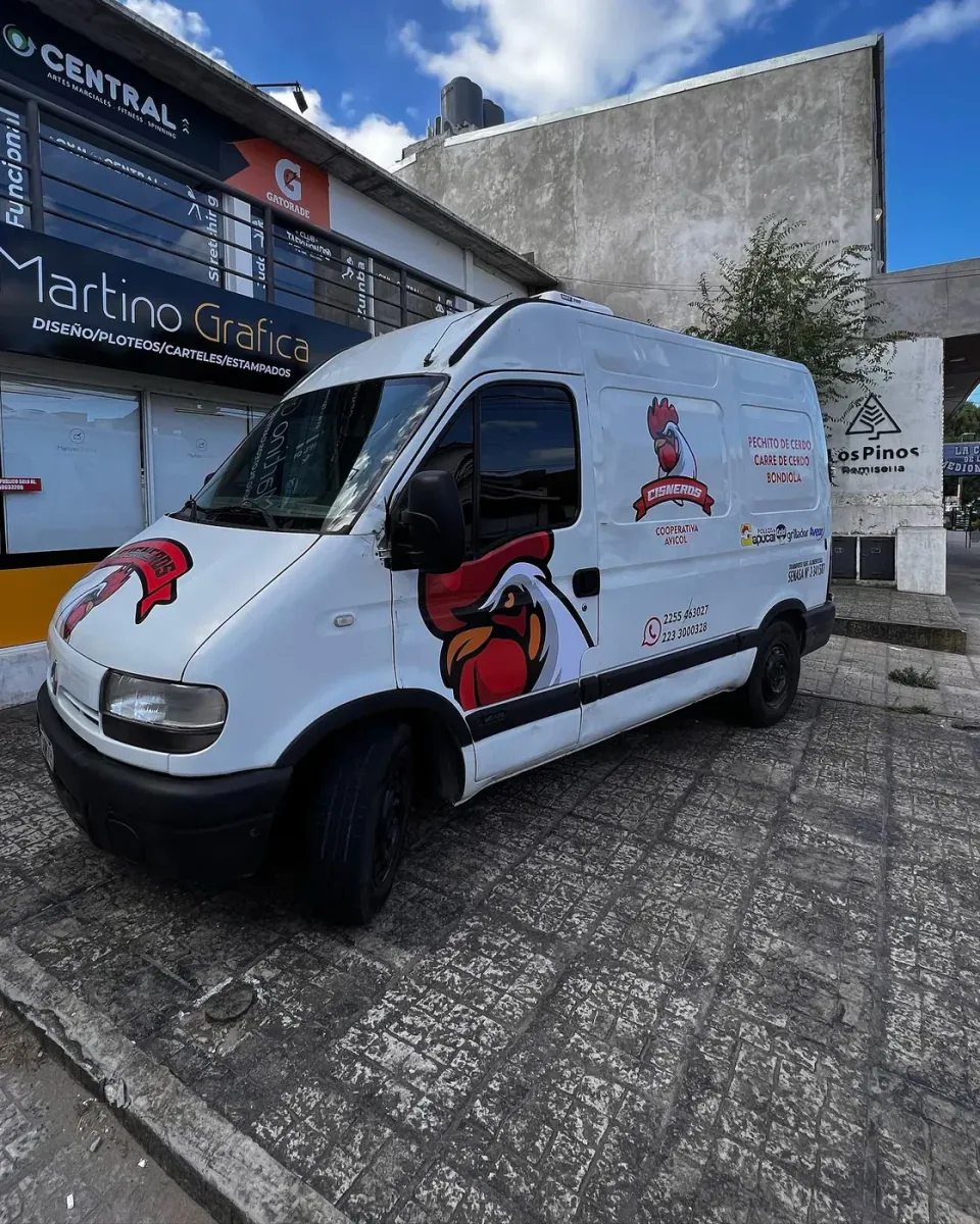 Del logo a las camionetas — foto 4