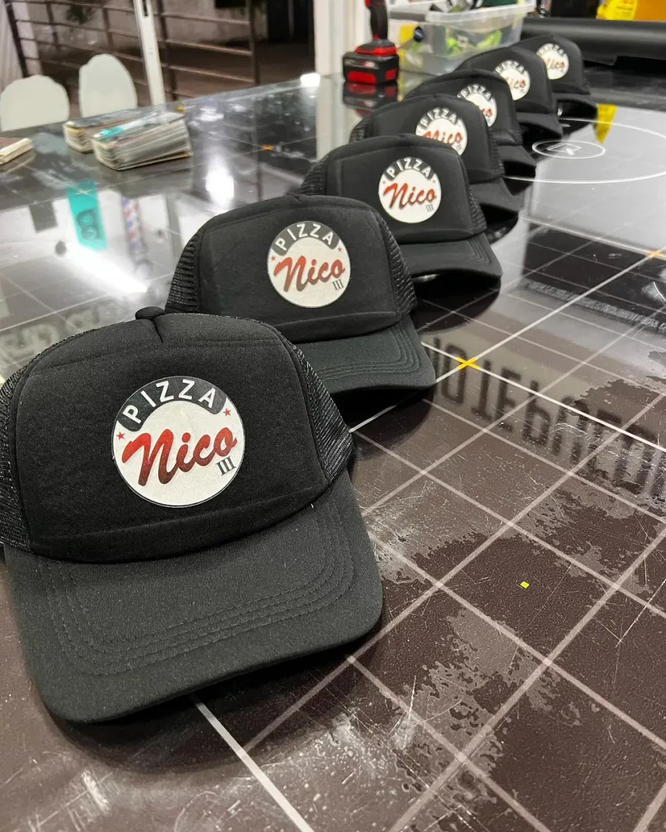 Gorras y remeras personalizadas — foto 4
