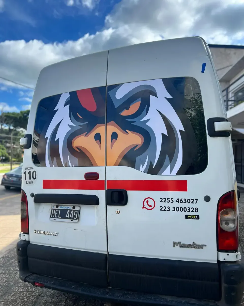 Diseño de logo e identidad