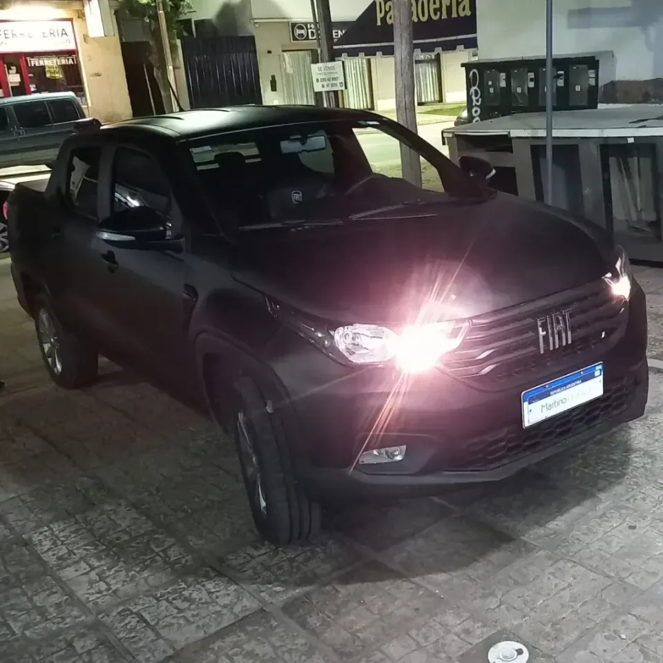 Fiat Strada: forrado completo en negro mate — foto 2