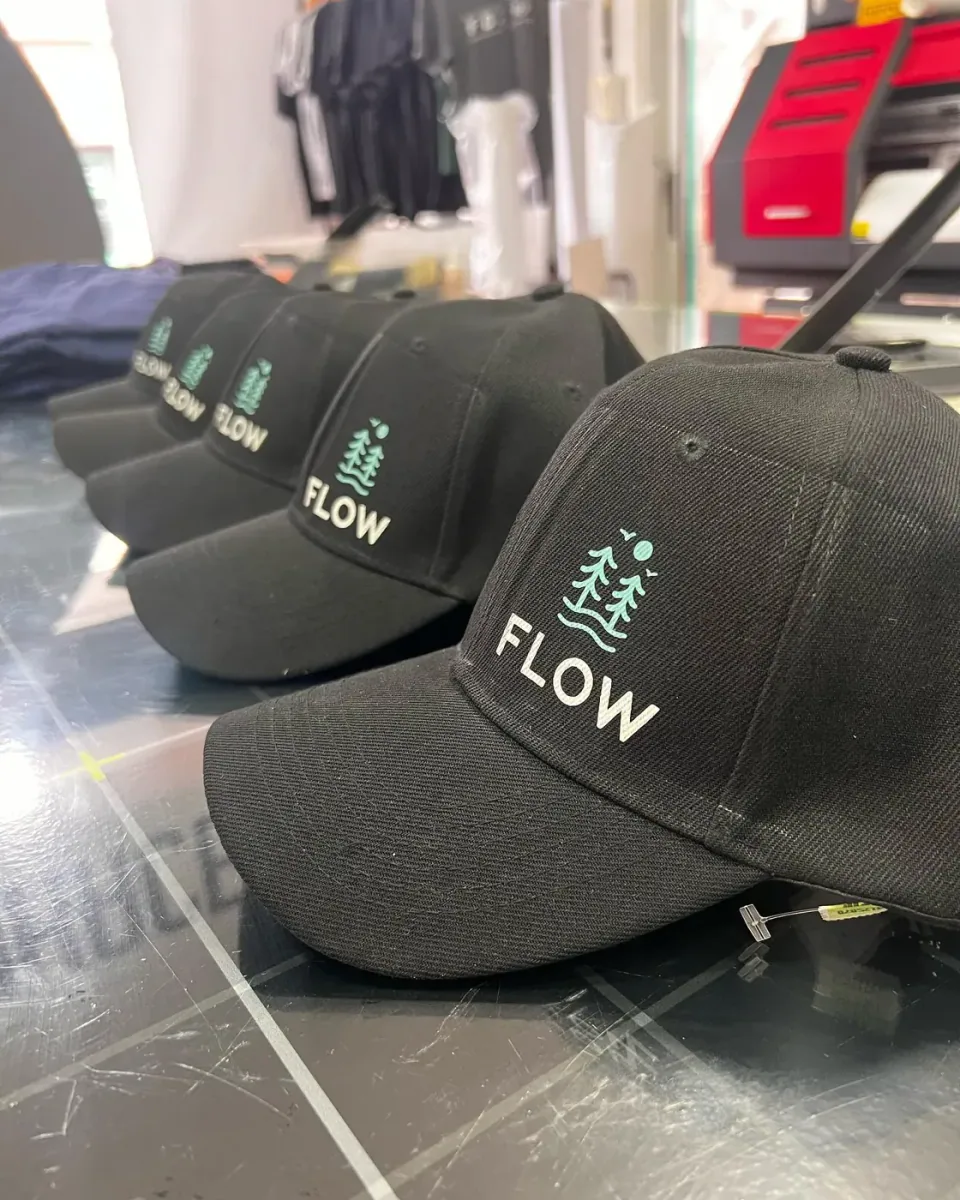 Gorras y remeras personalizadas