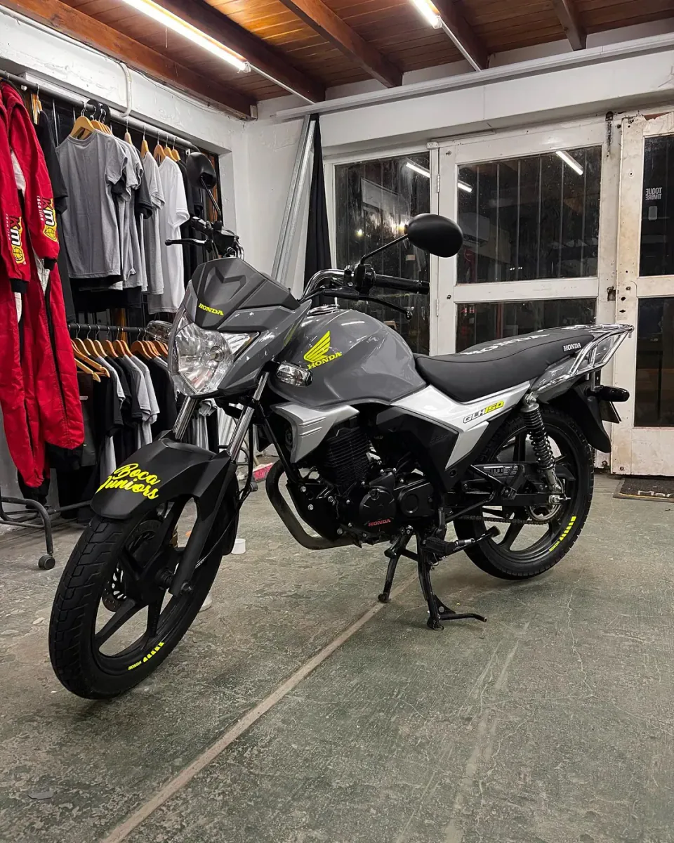Full wrap gris nardo con calcos amarillo flúor