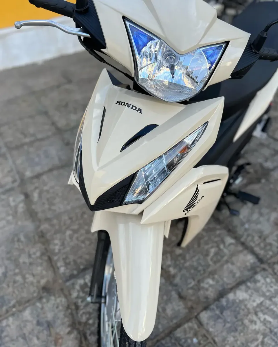 Honda Wave forrada en beige — foto 4