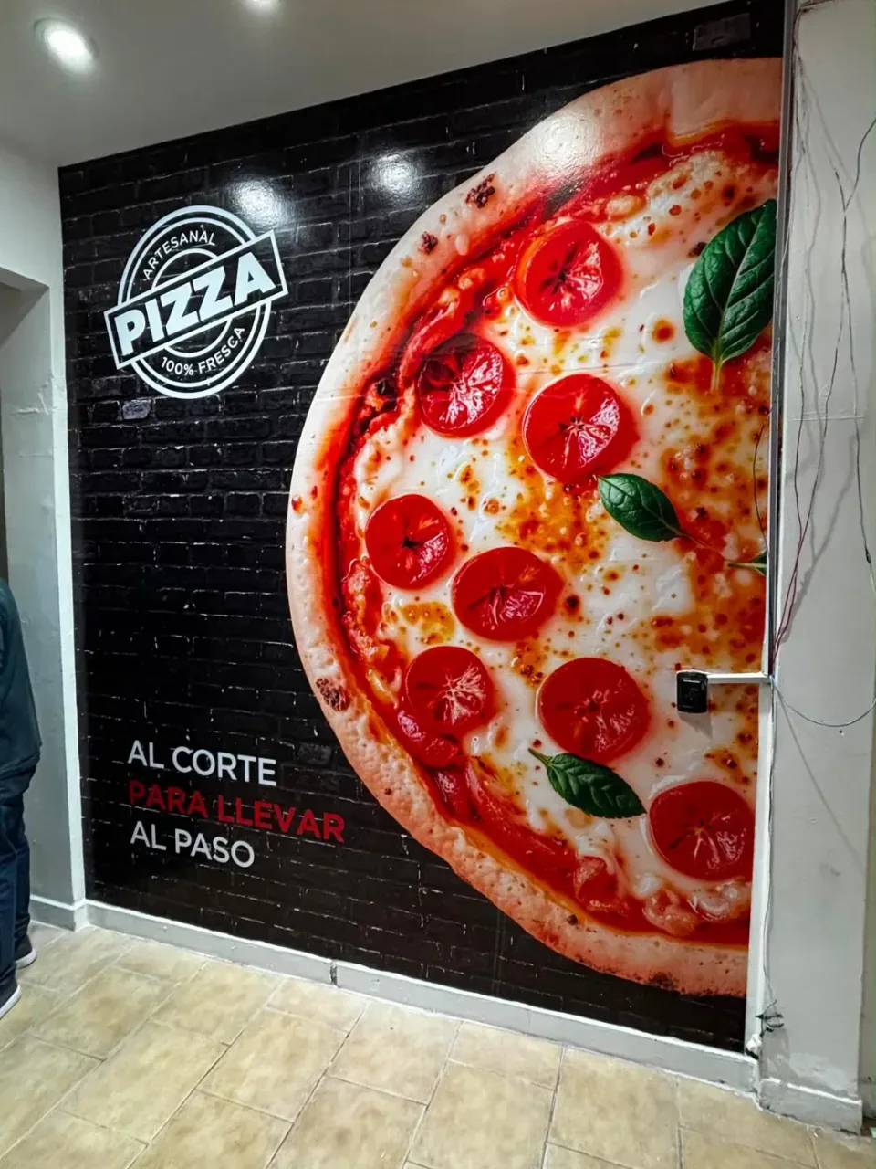 Pizza 2: neón LED, vinilo de corte e impreso — foto 3