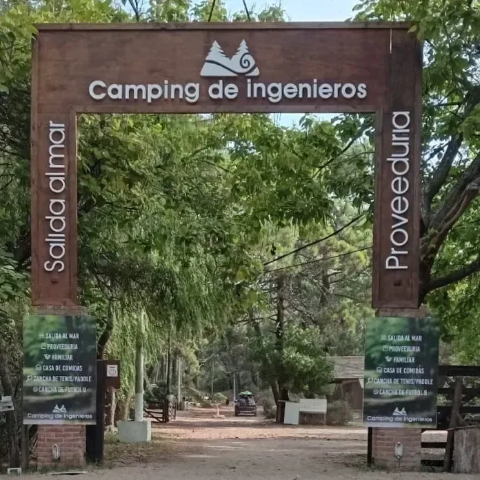Camping de Ingenieros: corpóreas y placas — foto 2