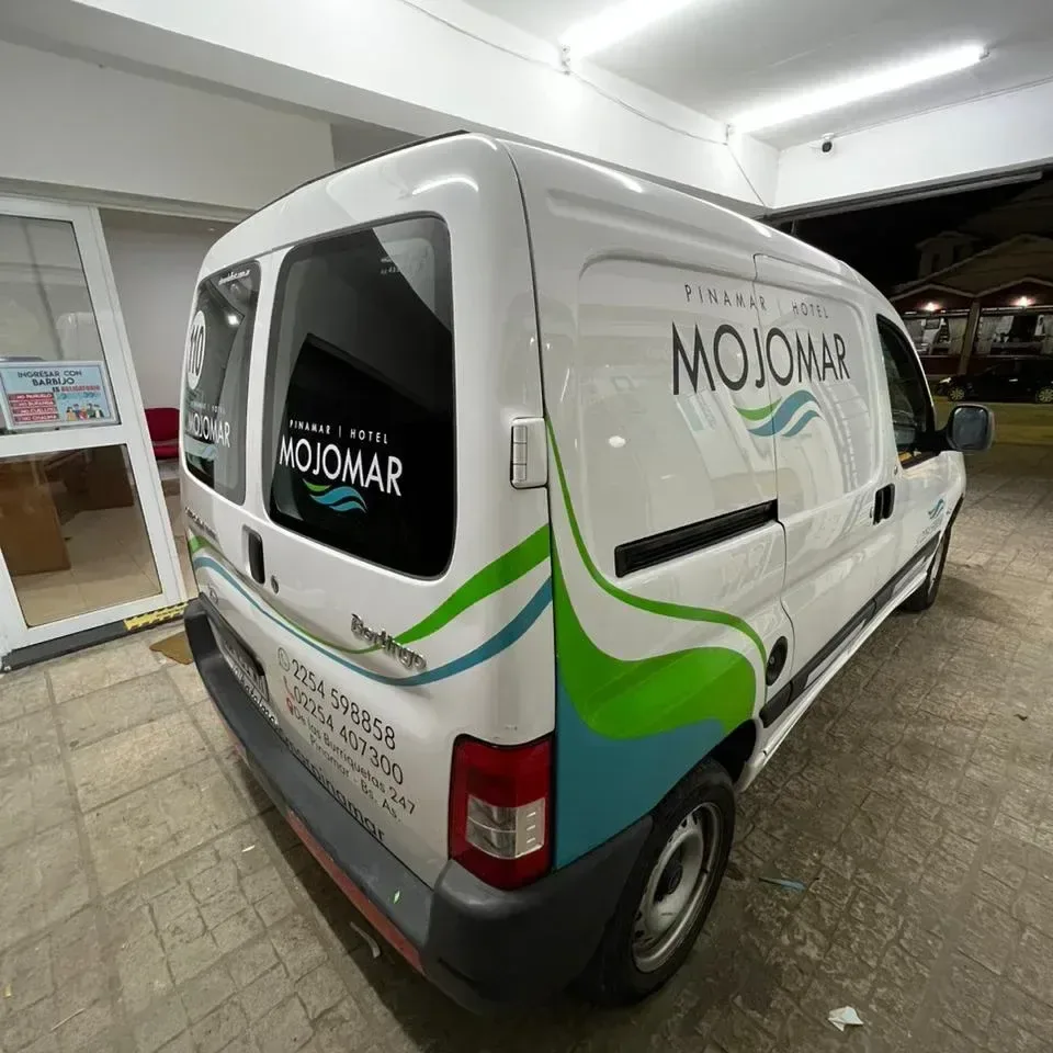 Hotel Mojomar: diseño y ploteo vehicular — foto 6