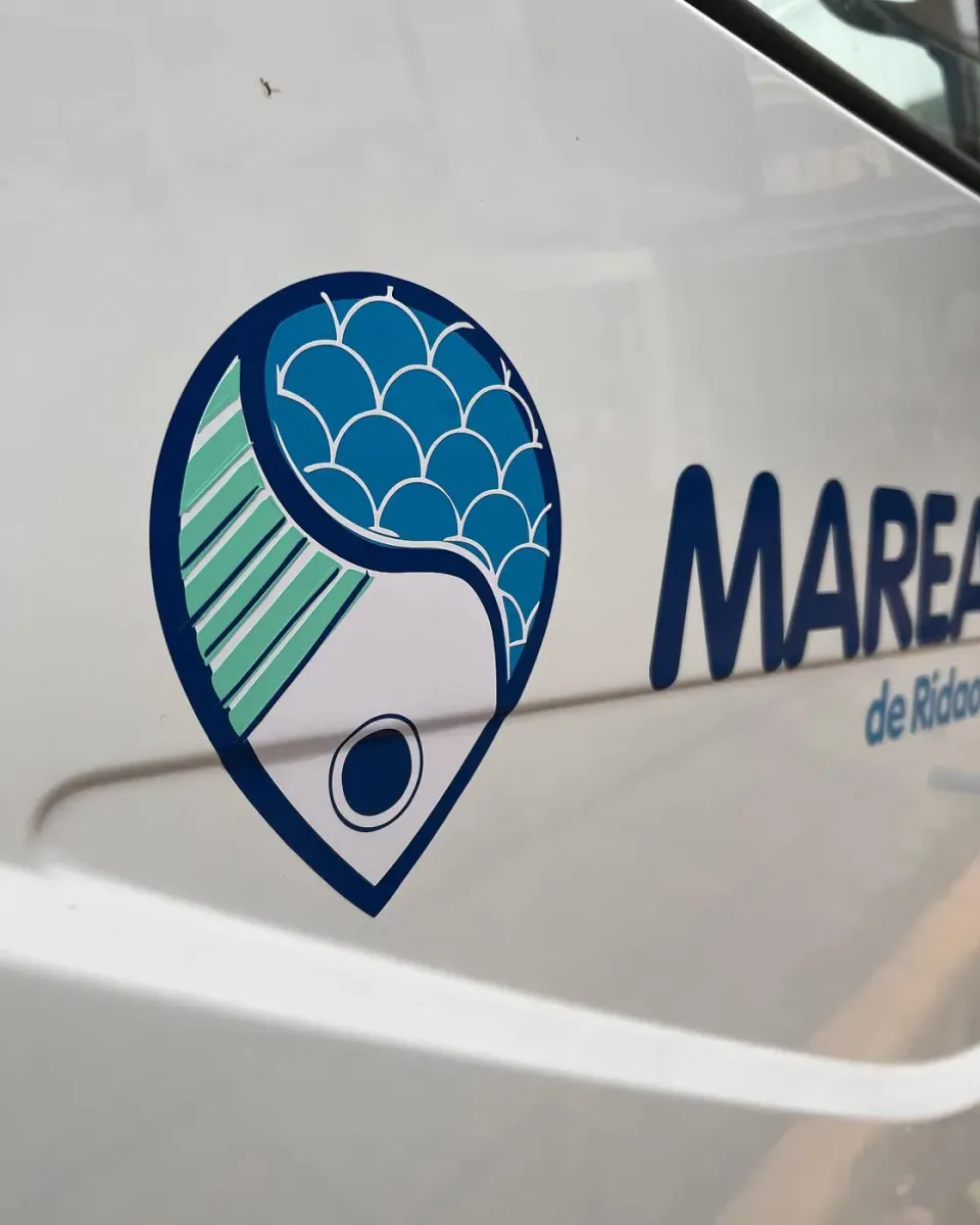 Marea Pez: rotulación de camión térmico — foto 2